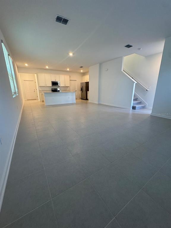 Photo - 5673 LIVELINESS Aly