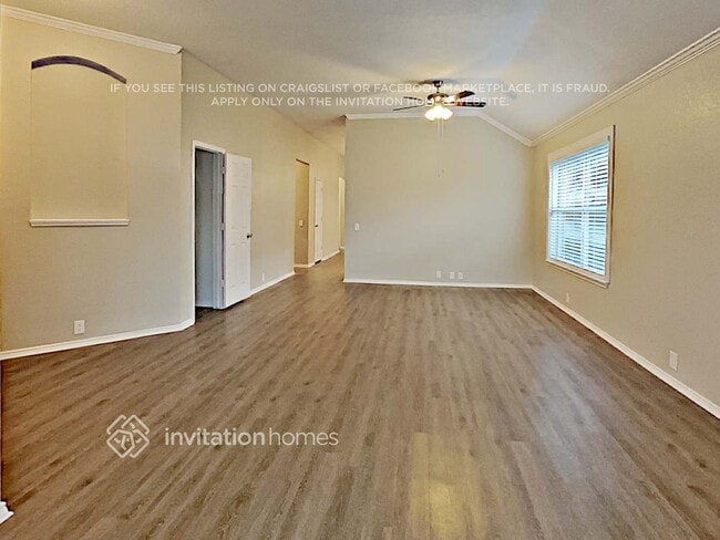 Photo - 119 Julian Dr