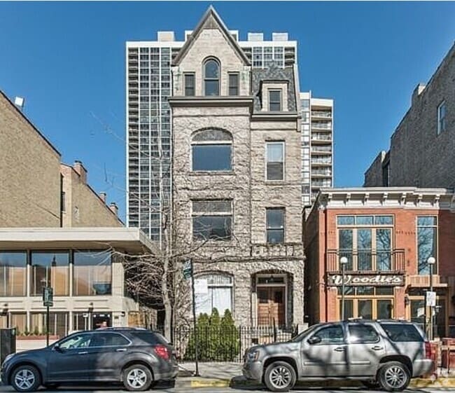 Building Photo - 1539 N Wells St Unit 1 Rental