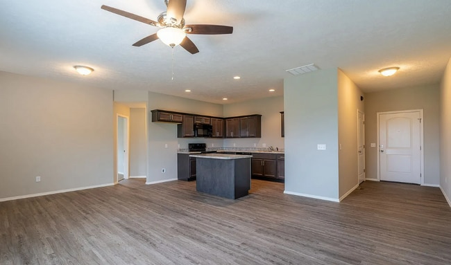Photo - 3 bedroom Duplex in Monte Cristo