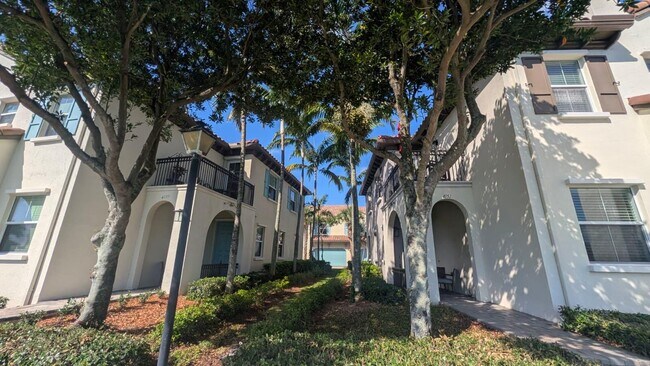 4153 Cascada Cir