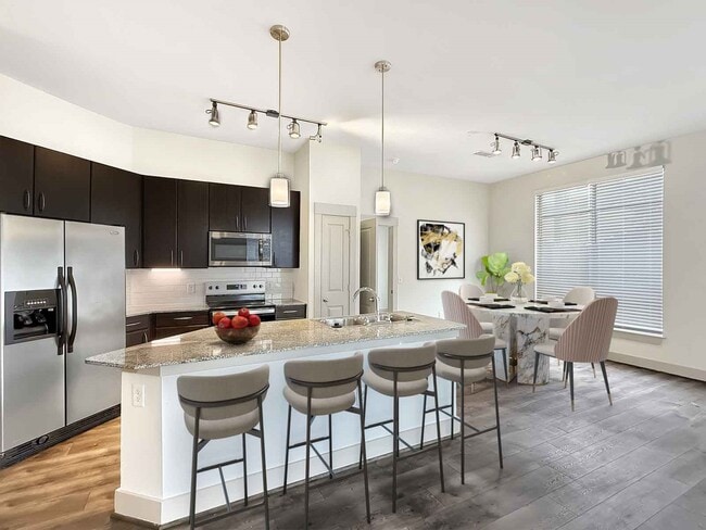 Photo - 2525 S Voss Rd Unidad 308