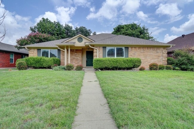 Building Photo - 1321 Clover Dr Rental