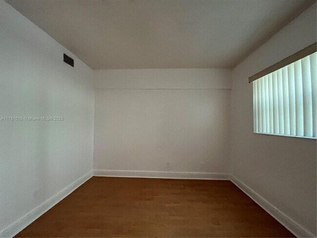 Photo - 1201 SW 50th Ave Unit 105