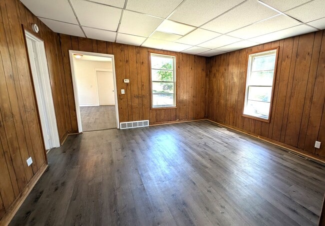 Photo - 370 Monroe Ave