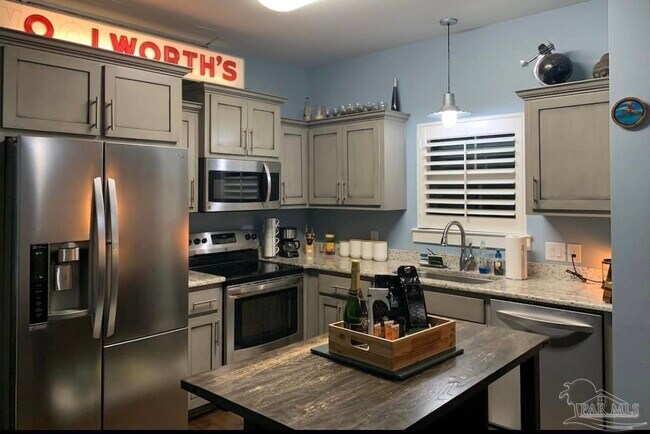 Photo - 216 W Intendencia St