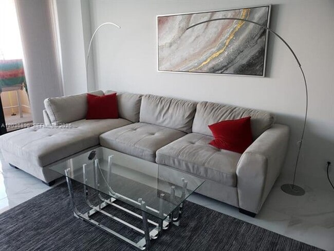 Photo - 2555 Collins Ave