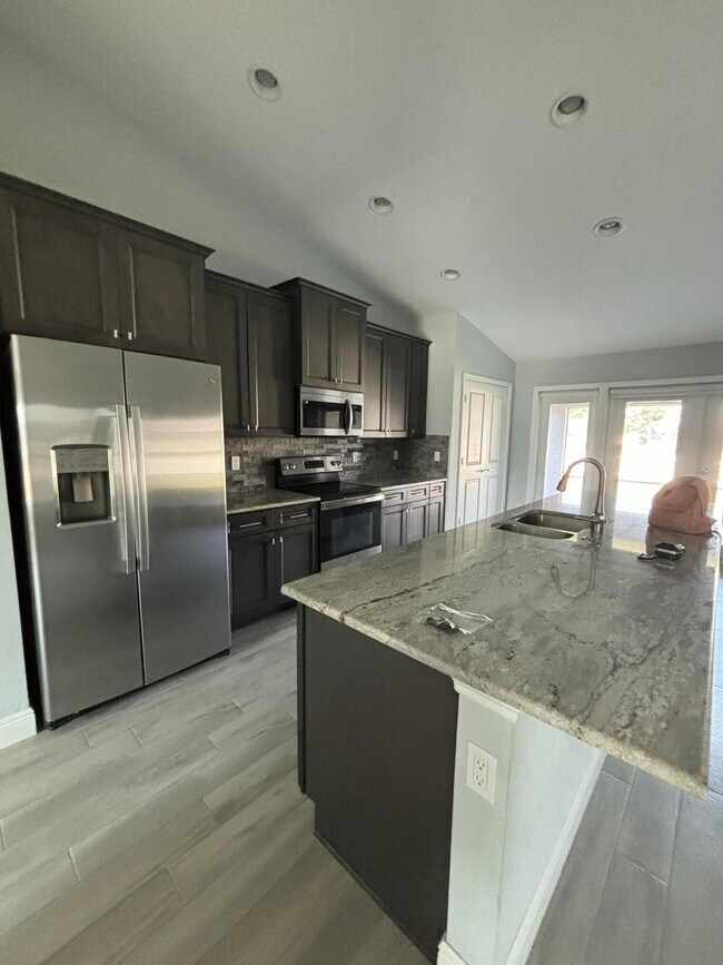 Photo - 2501 SE Mariposa Ave