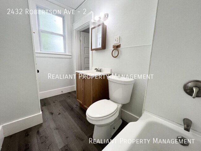 Photo - 2432 Robertson Ave Unit 2