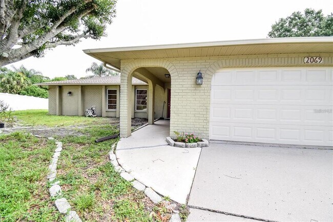 Photo - 2069 Country Meadows Ln