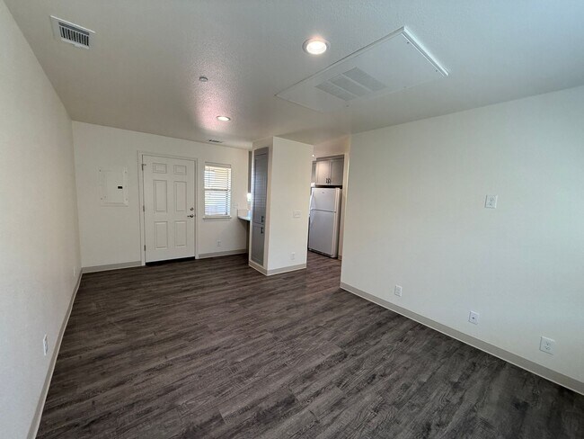 Photo - Free Month of Rent for Move in before Dec 1st - Brand New Upstairs 2 Bedroom Apartment Unidad 205