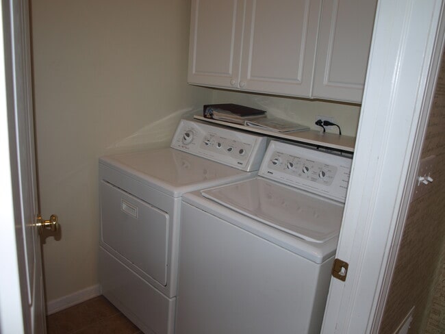 Photo - 686 S Rosehall Ln