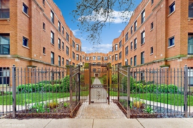 Photo - 1114 W Pratt Blvd Condo Unit 3S