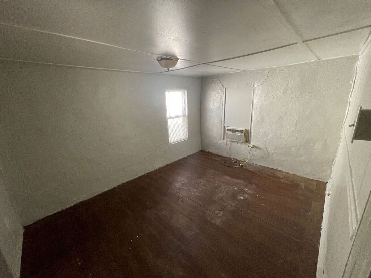 1 bedroom, 1 bath - 1 bedroom, 1 bath