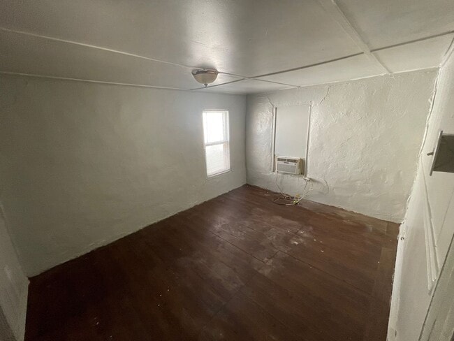 Building Photo - 1 bedroom, 1 bath