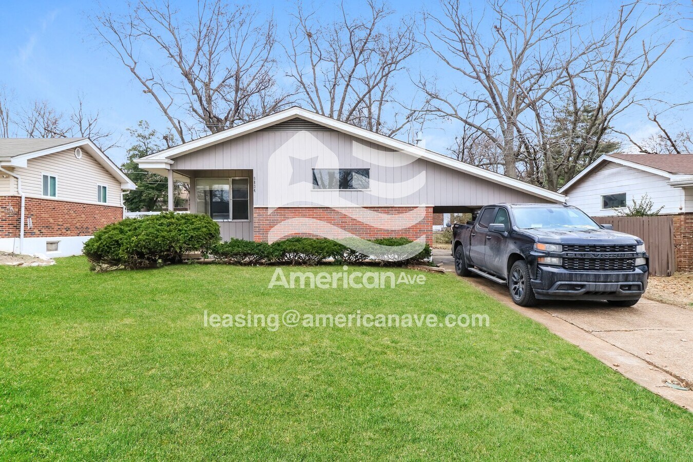 Photo - 9834 Lawnview Dr