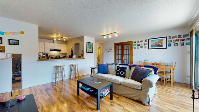 Photo - 555 E 10th Ave Unit 1