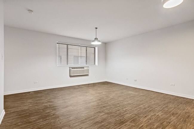 Photo - 5410 N Winthrop Ave