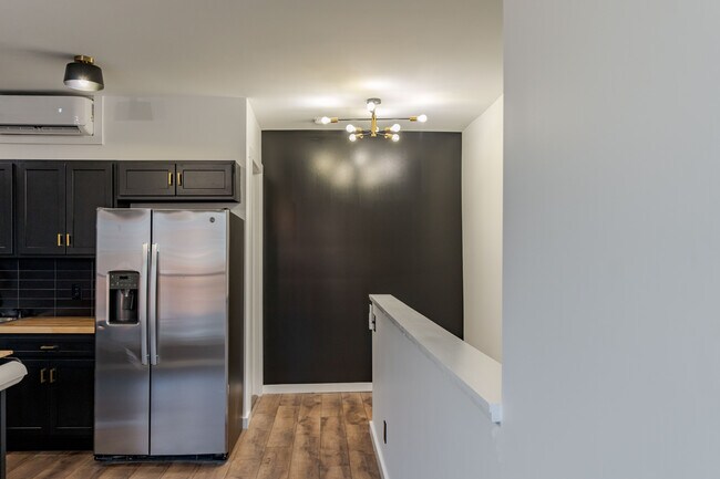 Photo - 21 E Cross Main St Unidad TNR APARTMENT