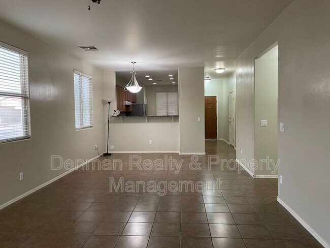 7419 W Glass Ln
