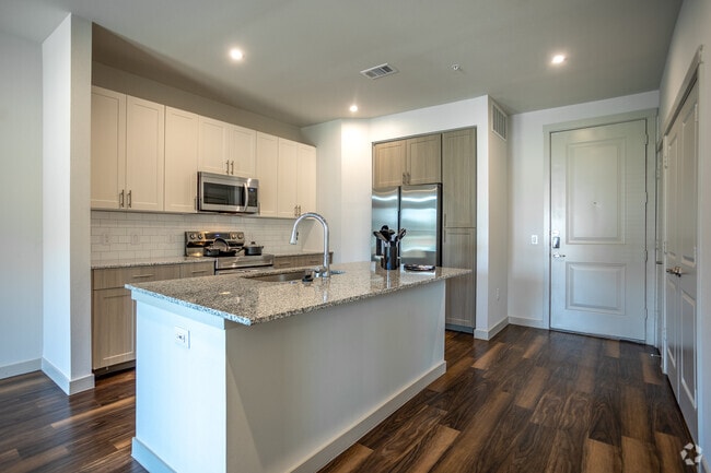 1BR, 1BA - 731SF - Kitchen - JAMESON