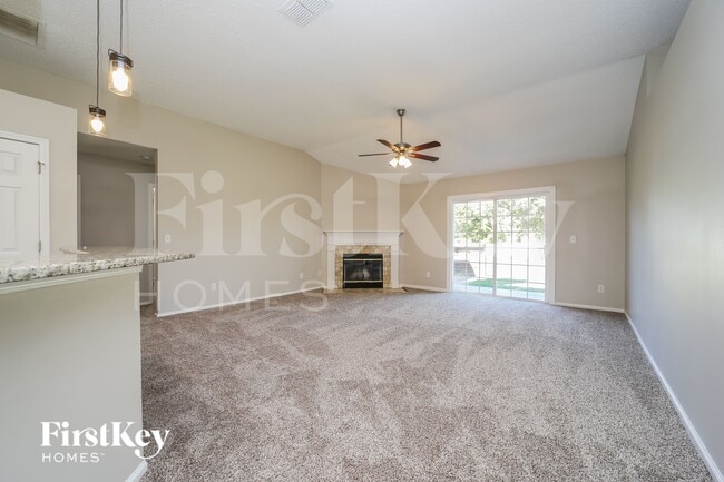 Photo - 4052 Edgeland Trail