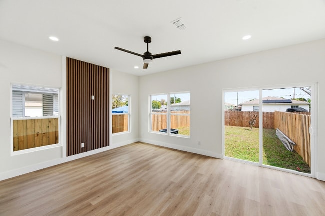 Building Photo - 3614 Temple St