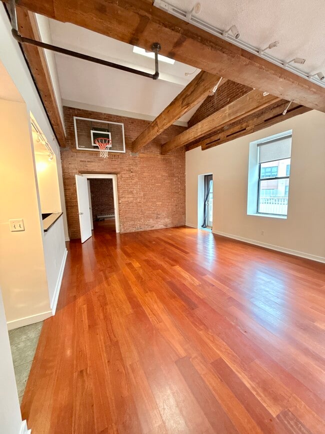 Building Photo - 83 Washington St Unit 2K