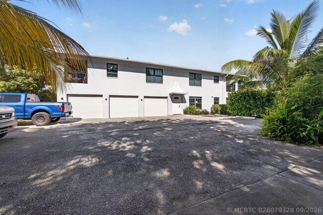 423 49th St Unit 1
