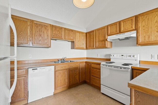 Photo - Woodland Creek Townhomes - Saginaw, MI