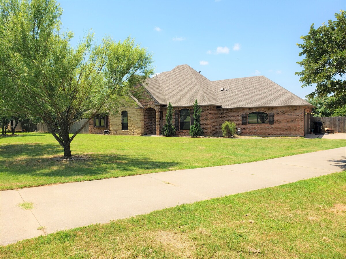 WOW! Absolutely Gorgeous Home on Over an A... - WOW! Absolutely Gorgeous Home on Over an A...
