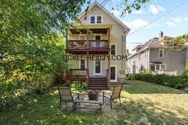 Photo - 15-17 Roosevelt St Unit 17 Roosevelt