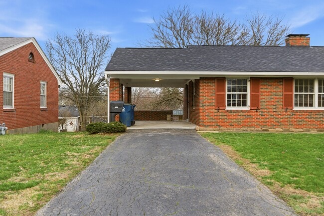 Photo - 925 Ashland Ave