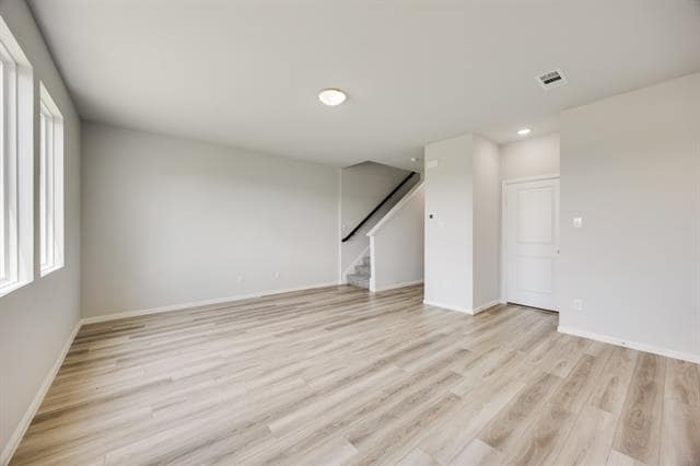 Photo - 419 Magellan Rd
