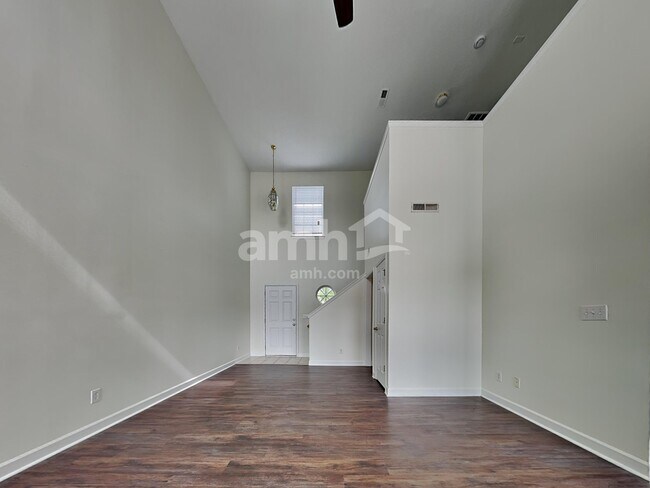 Photo - 14012 Sobeck Ln
