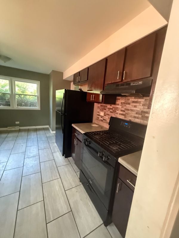 Building Photo - 16832 Bulger Ave Rental