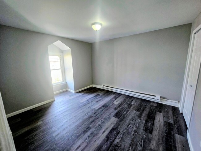 Building Photo - 430 W Turner St Unit 3