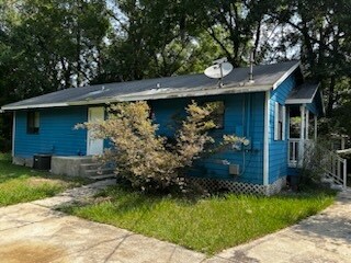 Photo - 1877 Rosanne St