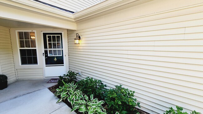 Photo - 725 Shady Oaks Ct