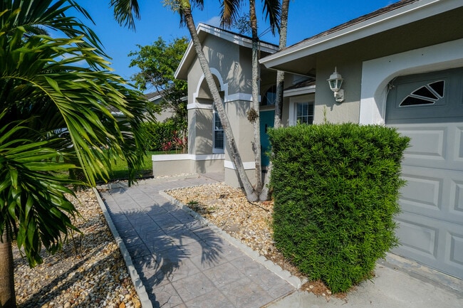 Photo - 12795 Kingsway Rd