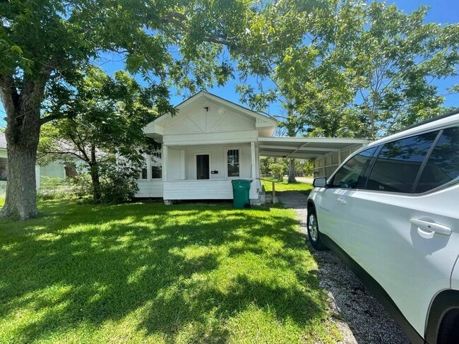 Building Photo - 804 15th St Rental