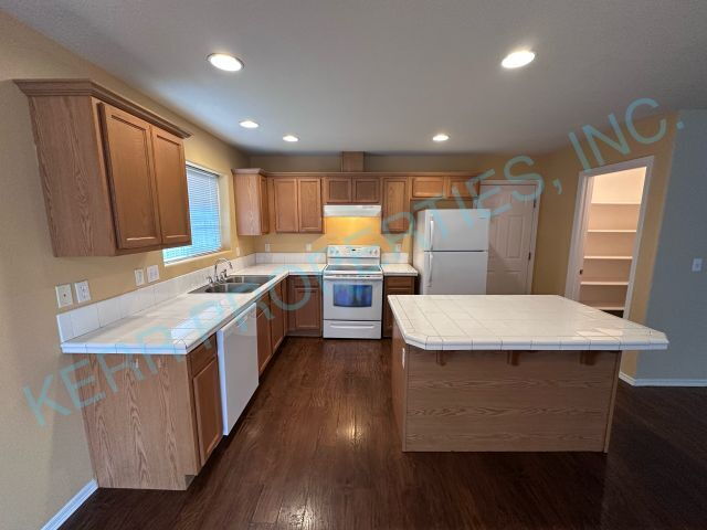 Photo - 1111 SW 6th Way