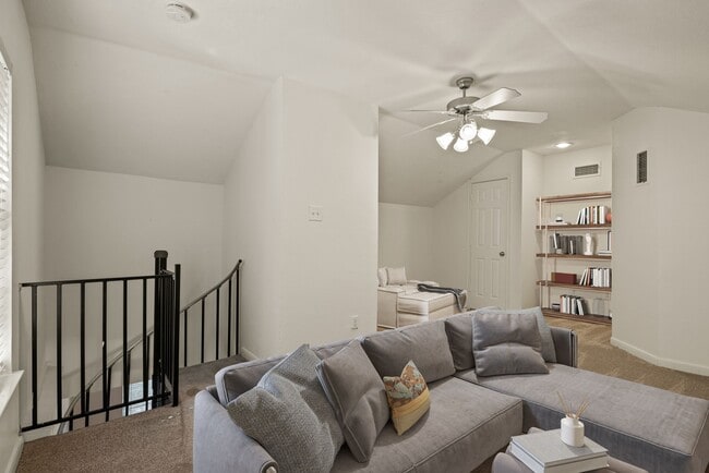 Photo - 98 W Trillium Cir