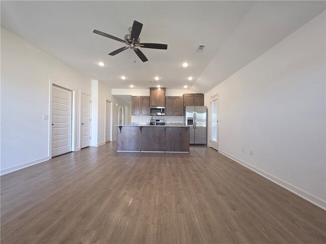 Photo - 603 W Christopher Dr
