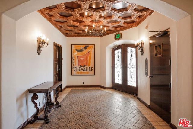 Photo - 1302 N Sweetzer Ave Unit 203