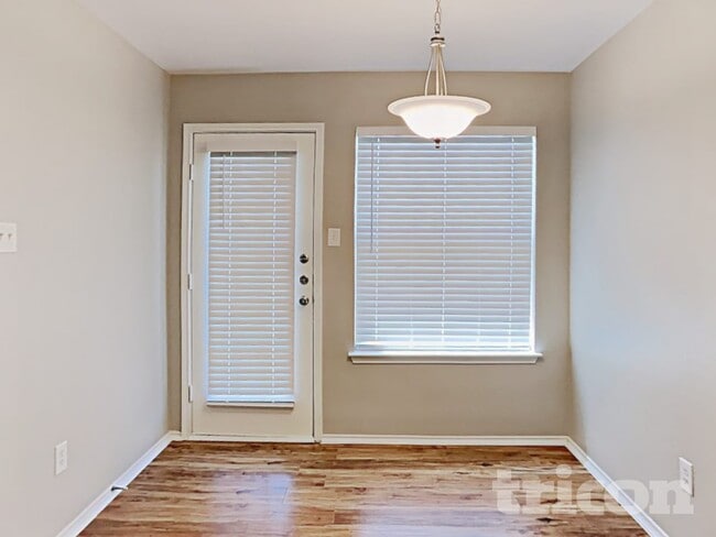 Photo - 1214 Bayberry Way