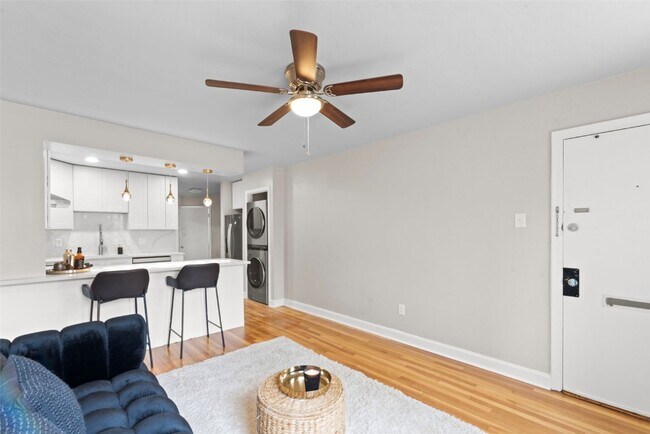 Photo - 4930 Kemper Ave