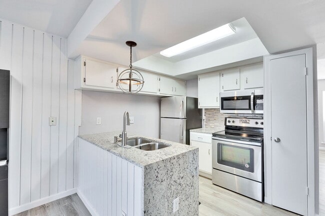 Photo - 2705 Northeast Dr Unidad A 1