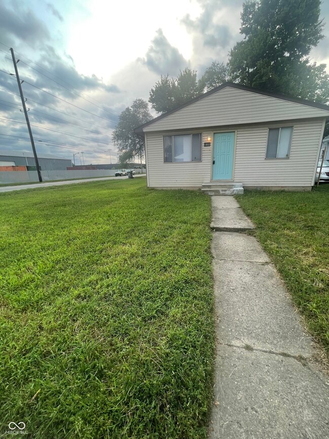 Building Photo - 1802 Sugar Grove Ave Rental