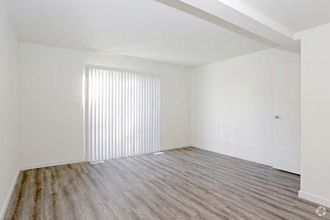 2 Bedroom - Living Room - Tuscany Ridge Townhomes